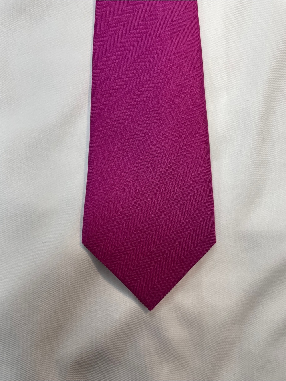 Hermes 100% Silk Men’s Tie Pink “Chevron” Silk Tie 153623 PA - Picture 8 of 8
